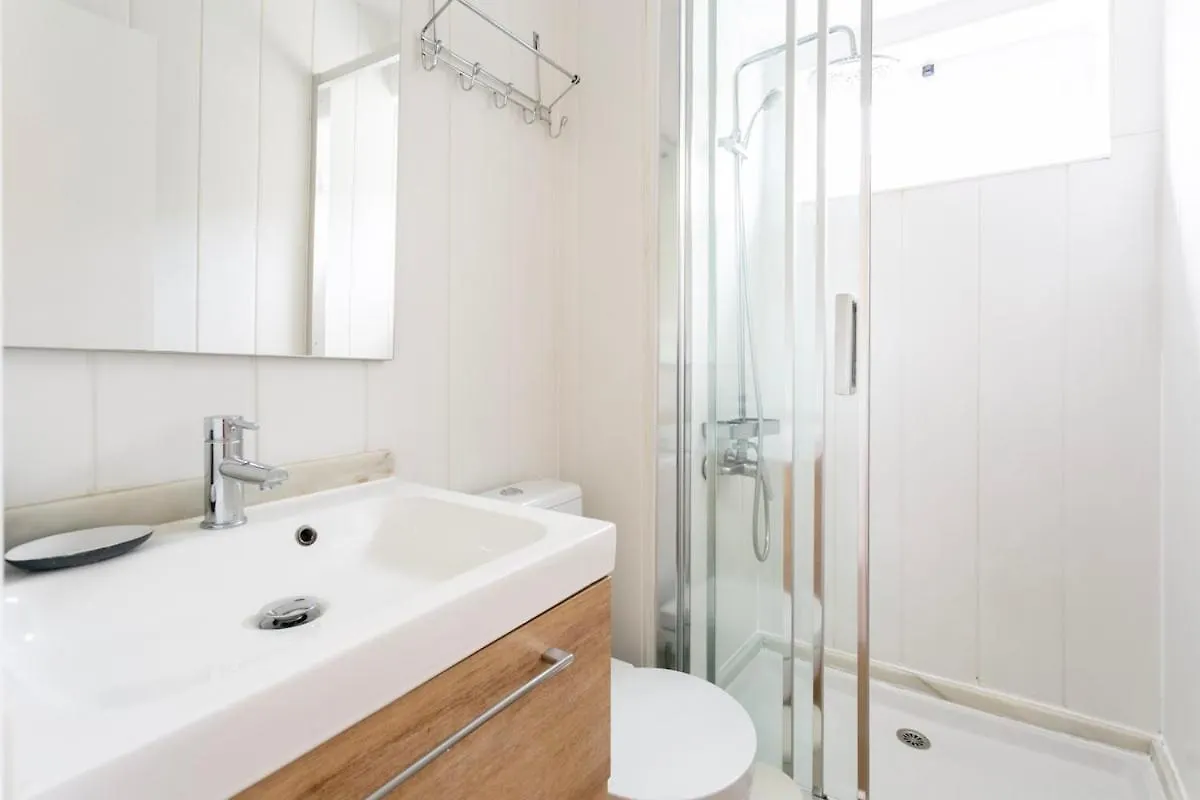 Cozy And Bright 1Bdr Flat In Typical Neighborhood! Apartment Lisbon Portugal